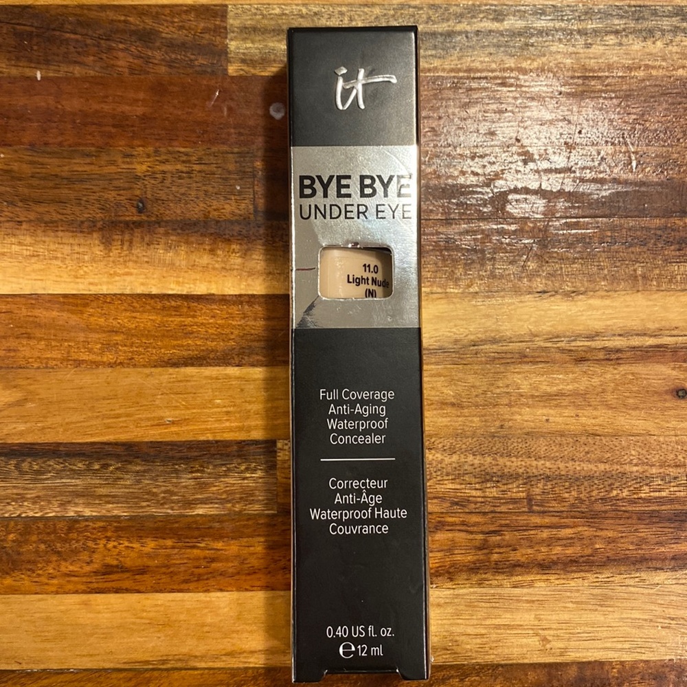 It Bye Bye under eye concealer in Light Nude
